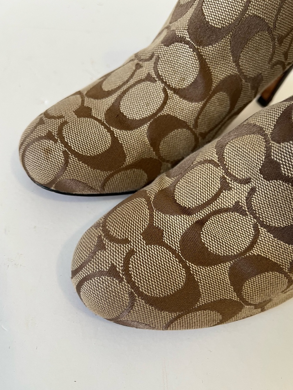 Coach Bennett Beige Brown Signature Canvas Ankle Booties heel size 9B - Picture 9 of 10